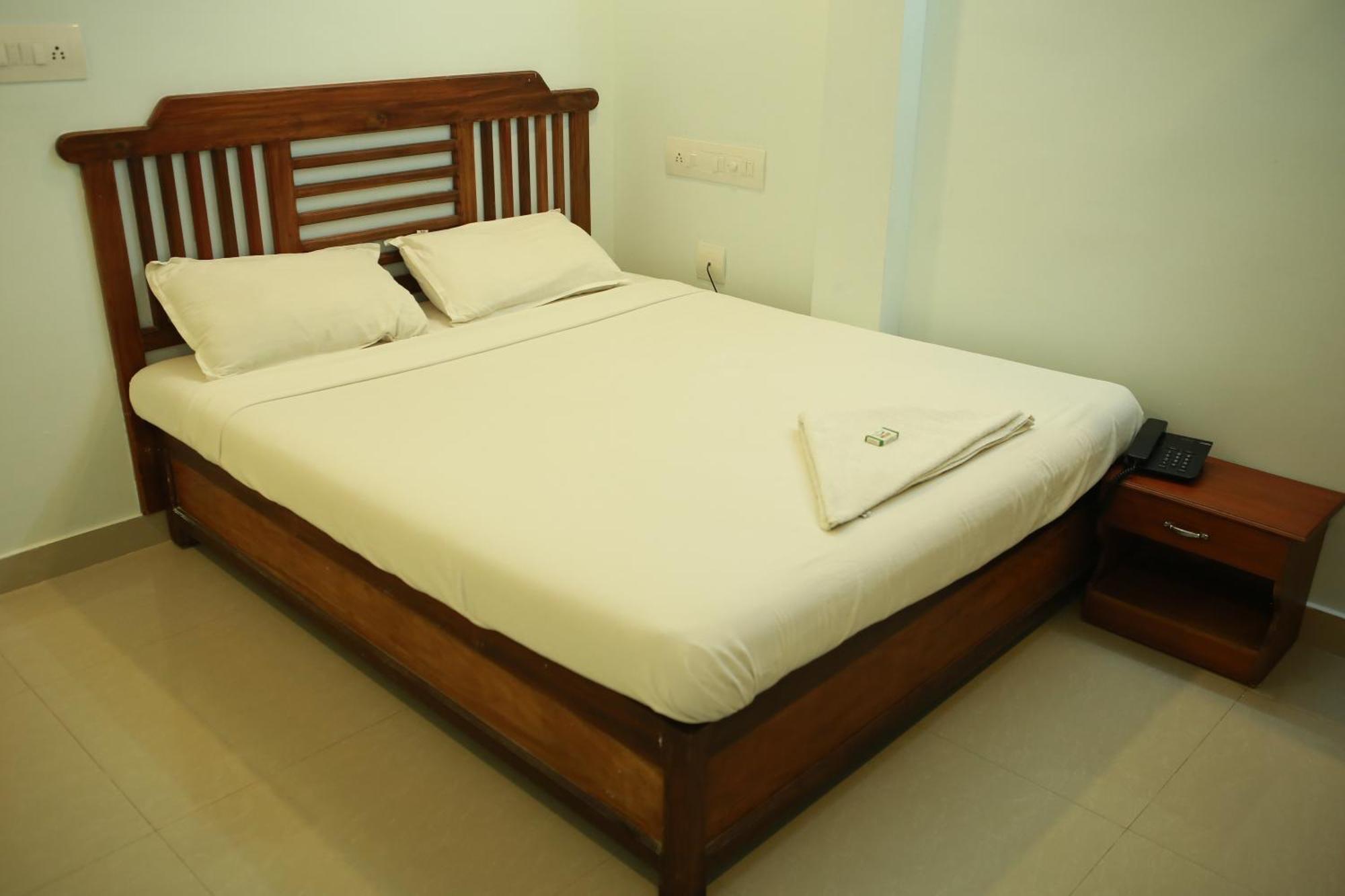Hotel Anna Residency à Nedumbassery Extérieur photo