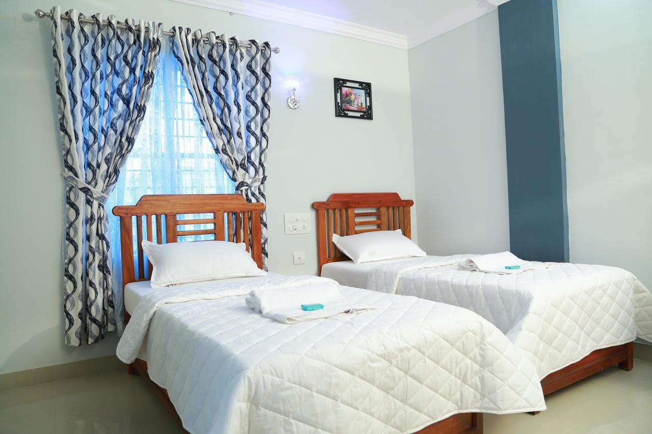 Hotel Anna Residency à Nedumbassery Extérieur photo