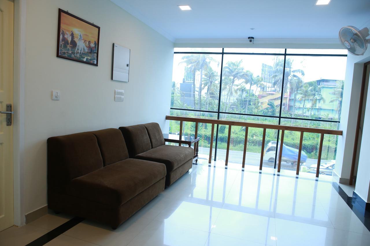 Hotel Anna Residency à Nedumbassery Extérieur photo