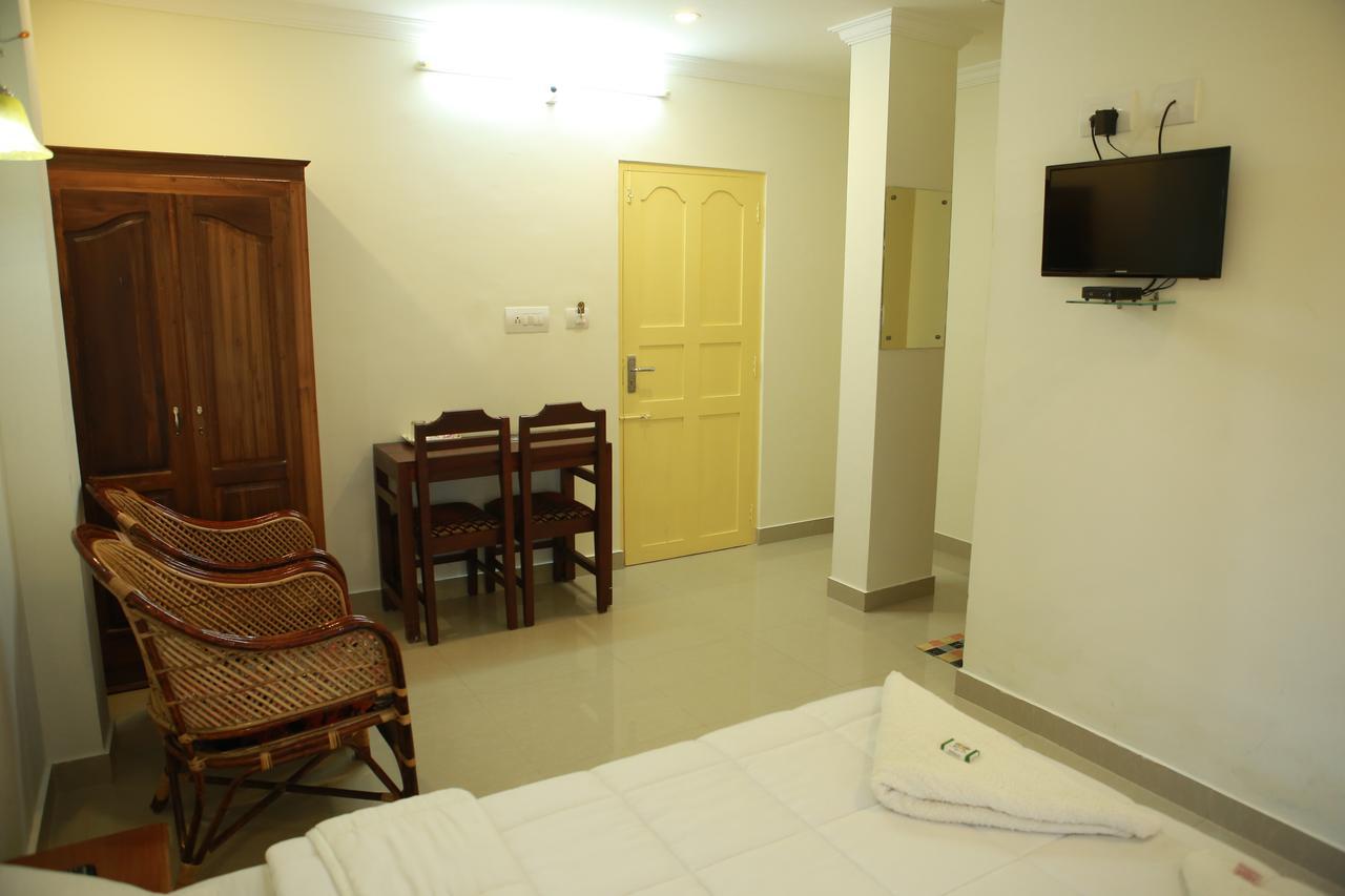 Hotel Anna Residency à Nedumbassery Extérieur photo
