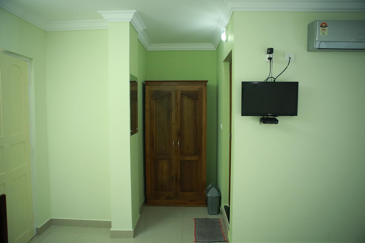 Hotel Anna Residency à Nedumbassery Extérieur photo