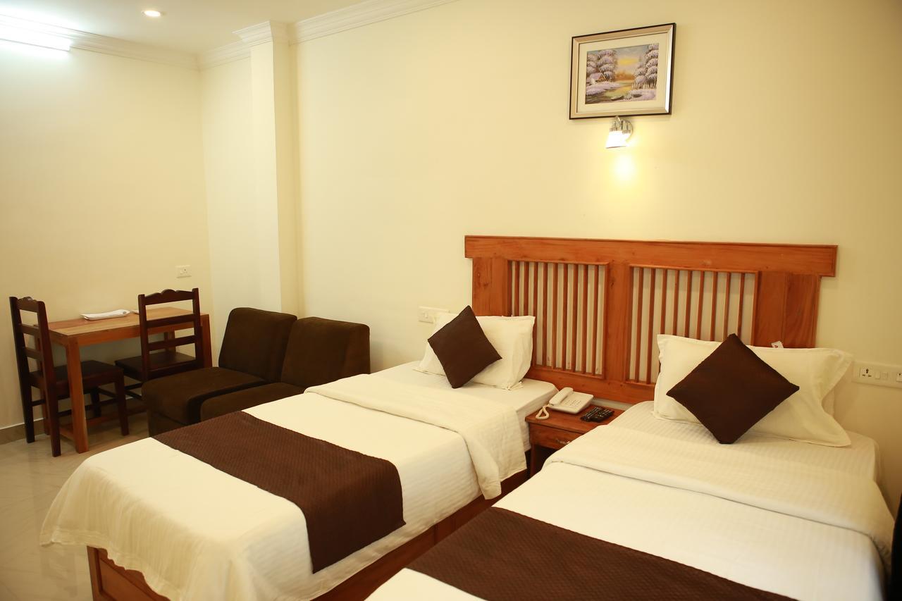 Hotel Anna Residency à Nedumbassery Extérieur photo