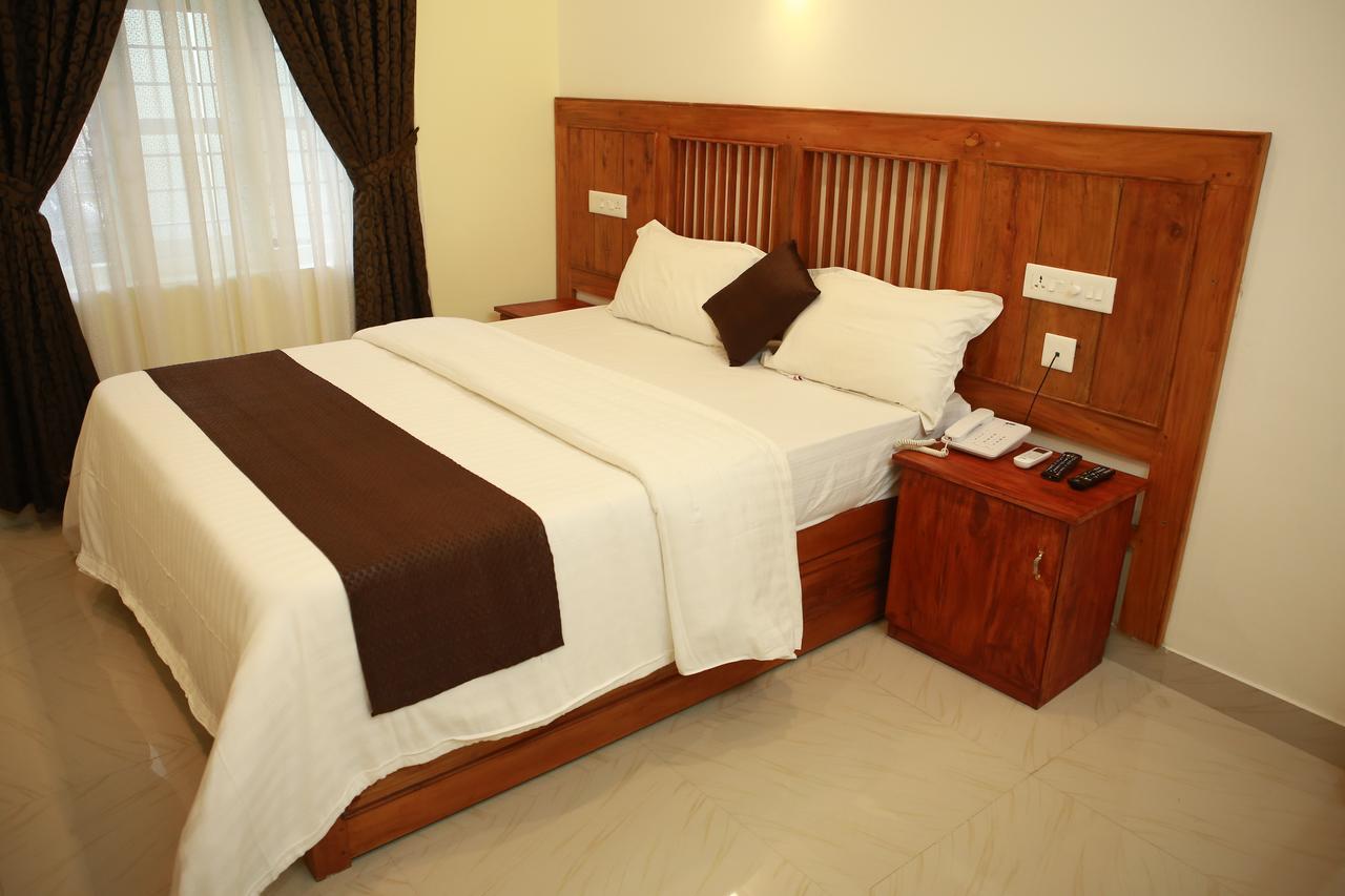 Hotel Anna Residency à Nedumbassery Extérieur photo