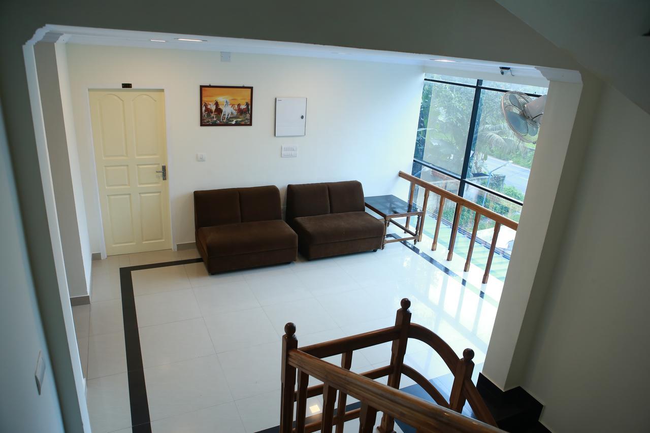Hotel Anna Residency à Nedumbassery Extérieur photo