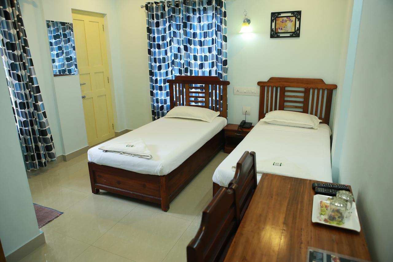 Hotel Anna Residency à Nedumbassery Extérieur photo