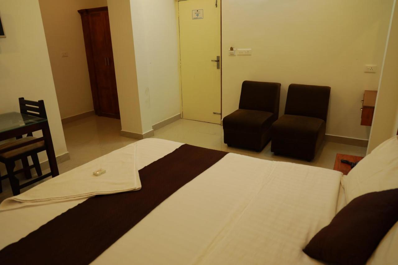 Hotel Anna Residency à Nedumbassery Extérieur photo