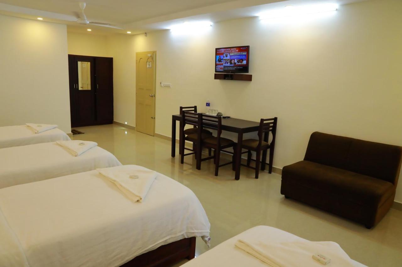 Hotel Anna Residency à Nedumbassery Extérieur photo