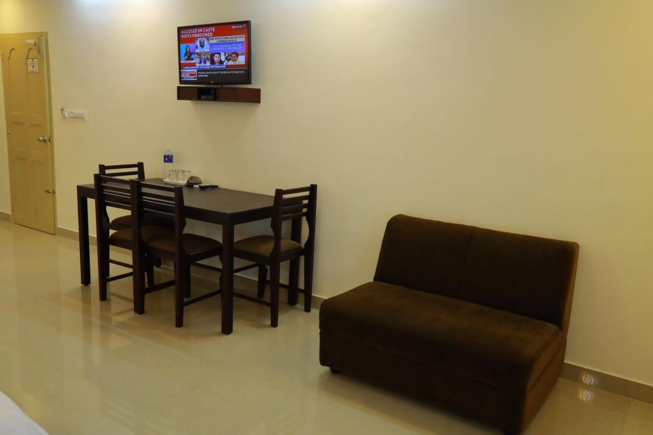 Hotel Anna Residency à Nedumbassery Extérieur photo