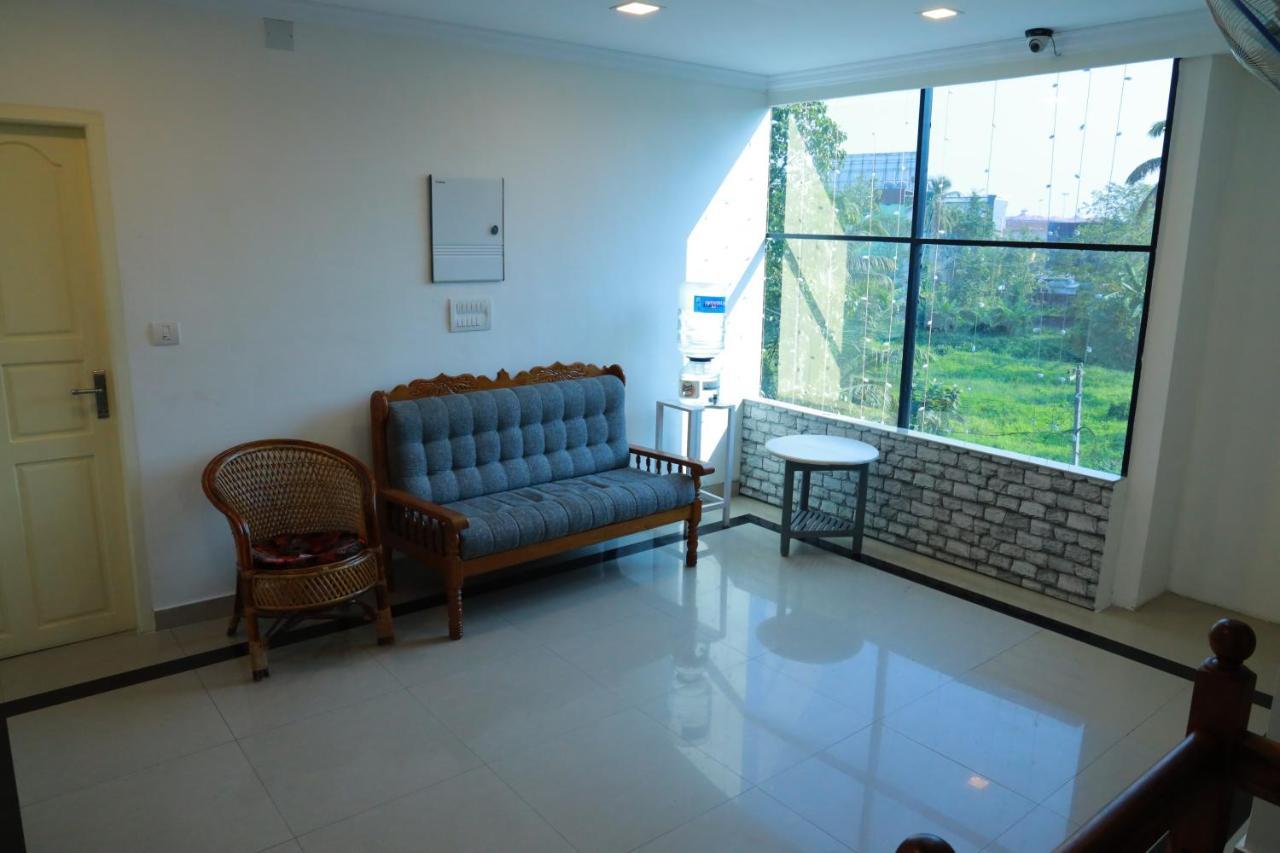 Hotel Anna Residency à Nedumbassery Extérieur photo