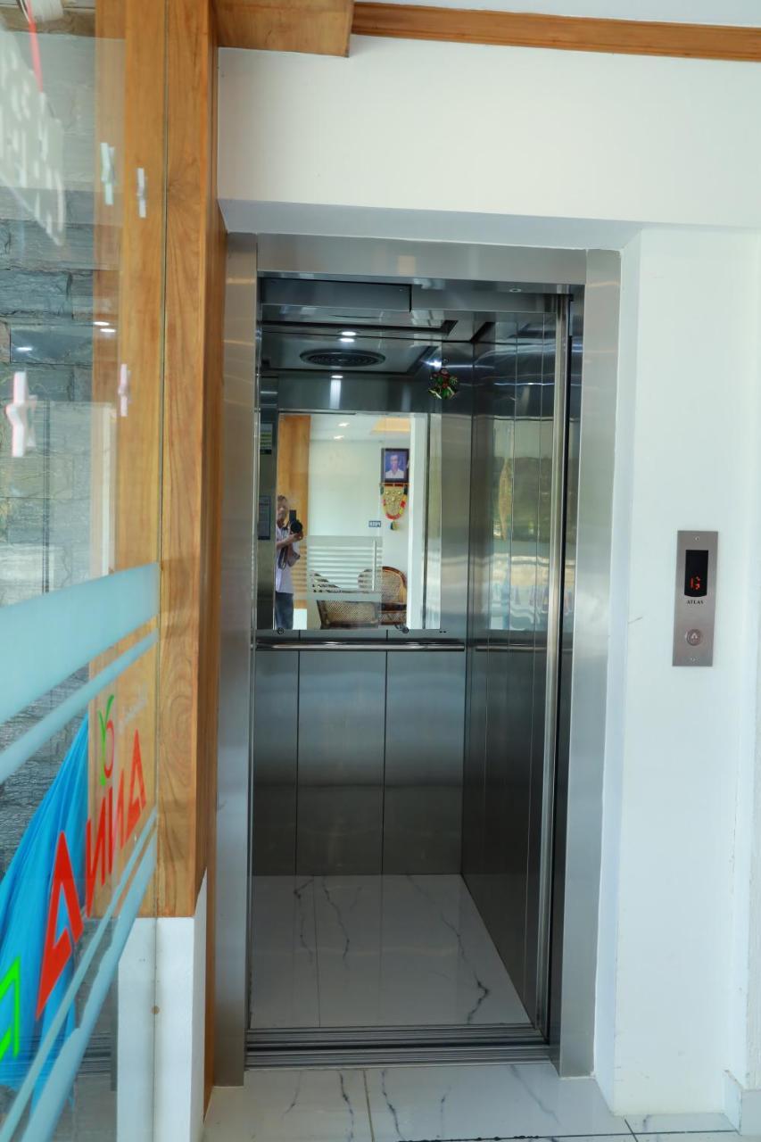 Hotel Anna Residency à Nedumbassery Extérieur photo