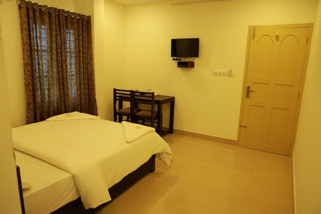 Hotel Anna Residency à Nedumbassery Extérieur photo