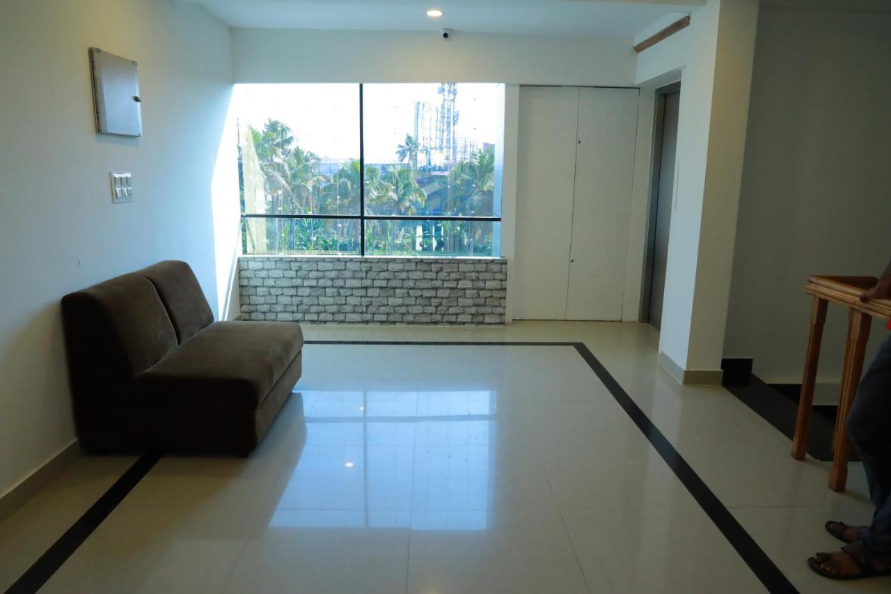 Hotel Anna Residency à Nedumbassery Extérieur photo